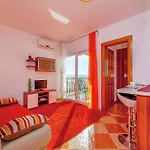 Spacious In With Swimming Pool * Dramalj