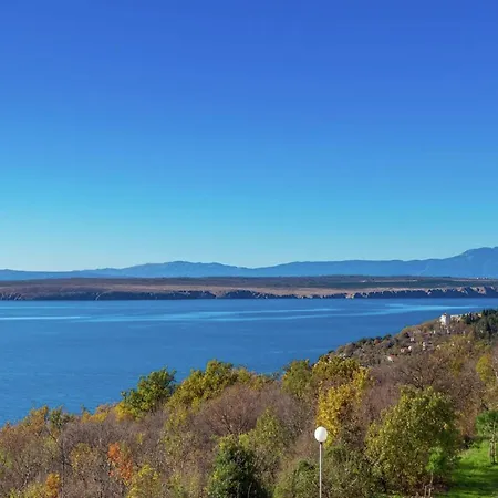 アパート Spacious In With Swimming Pool *