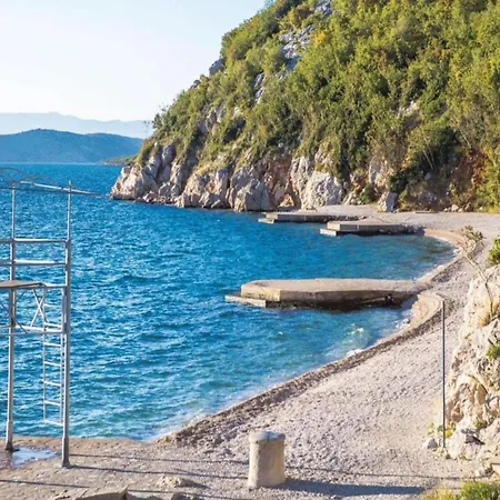 Spacious In With Swimming Pool Dramalj