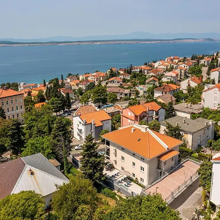 アパート Spacious In With Swimming Pool *