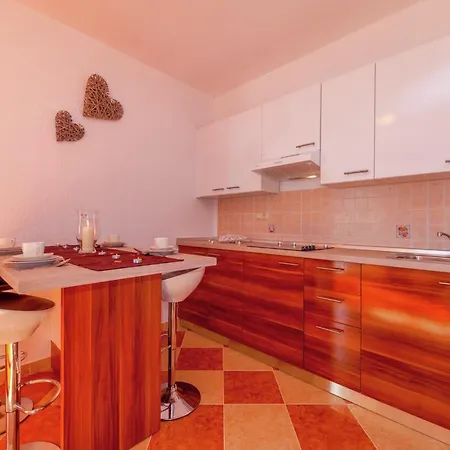 Spacious Apartment In Dramalj With Swimming Pool