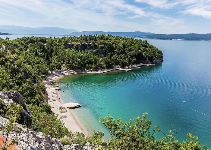 Spacious Apartment In Dramalj With Swimming Pool *