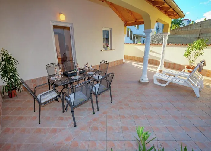 Spacious Apartment In Dramalj With Swimming Pool * Dramalj