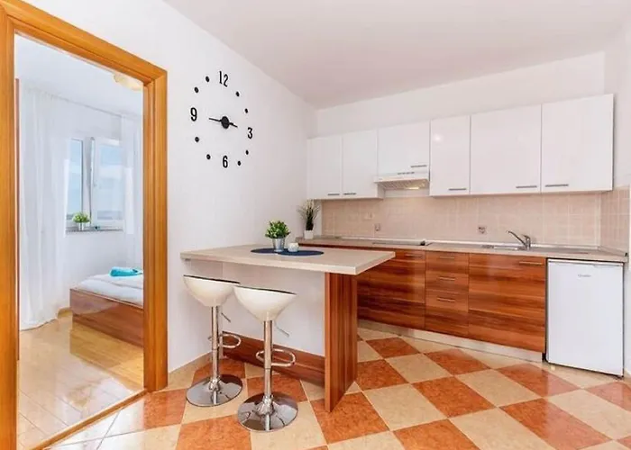 Apartment Spacious Apartment In Dramalj With Swimming Pool