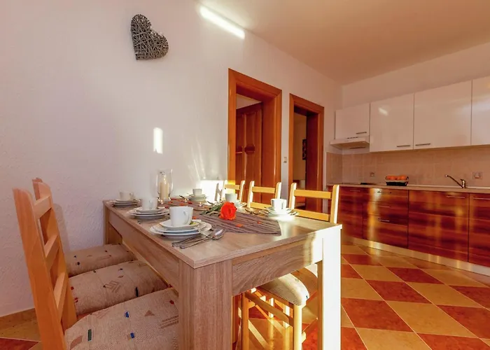 Spacious Apartment In Dramalj With Swimming Pool Apartment *