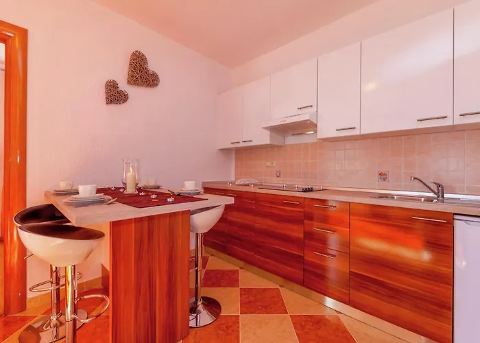 Spacious Apartment In Dramalj With Swimming Pool