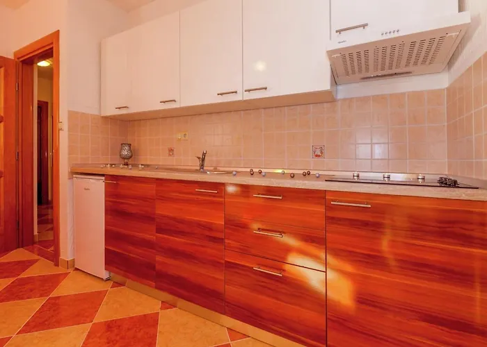 Spacious In With Swimming Pool * Dramalj