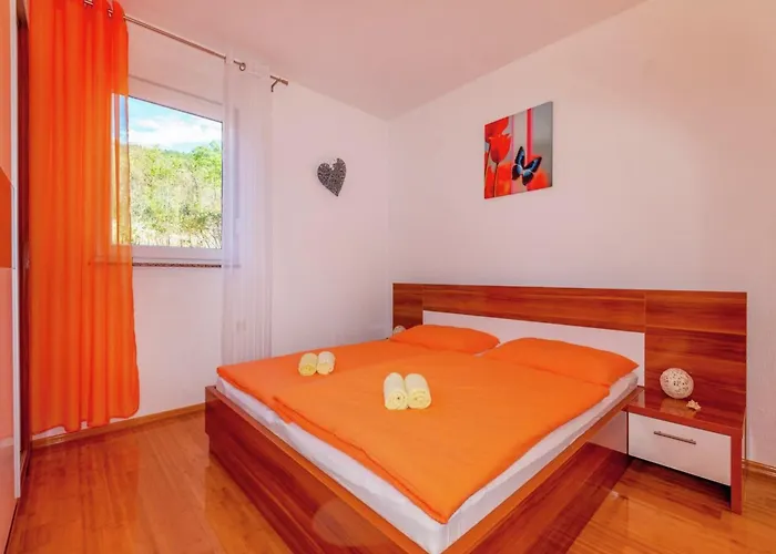 Spacious Apartment In Dramalj With Swimming Pool