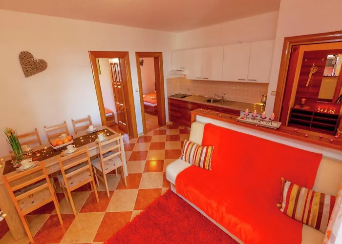 Spacious In With Swimming Pool