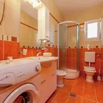 Spacious In With Swimming Pool דירה דראמליי