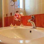 Spacious In With Swimming Pool