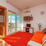 Spacious In With Swimming Pool *