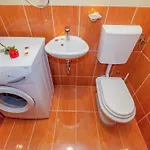 Spacious In With Swimming Pool *