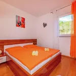 דירה Spacious In With Swimming Pool