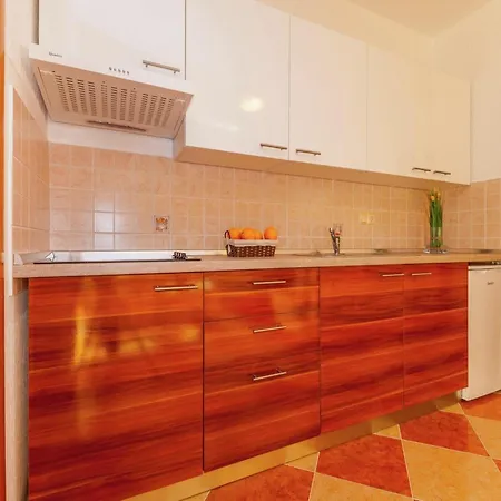 Spacious Apartment In Dramalj With Swimming Pool