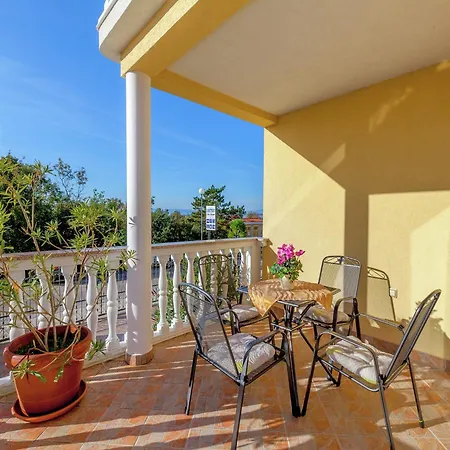 Apartment Spacious Apartment In Dramalj With Swimming Pool *