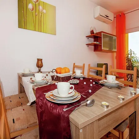 Apartment Spacious Apartment In Dramalj With Swimming Pool Dramalj