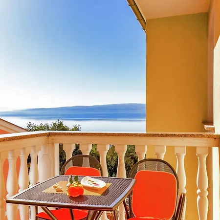Spacious Apartment In Dramalj With Swimming Pool Apartment *