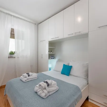 Spacious Apartment In Dramalj With Swimming Pool Apartment
