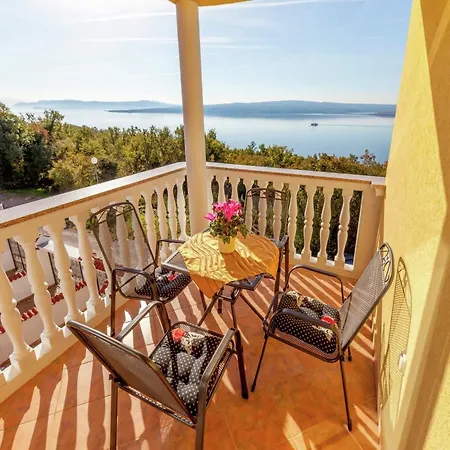 Apartment Spacious Apartment In Dramalj With Swimming Pool