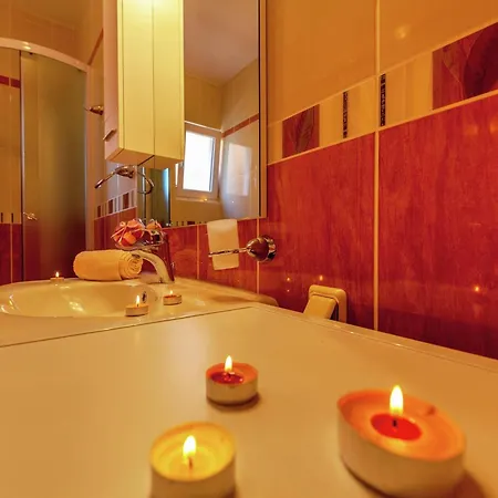 公寓 Spacious In With Swimming Pool *