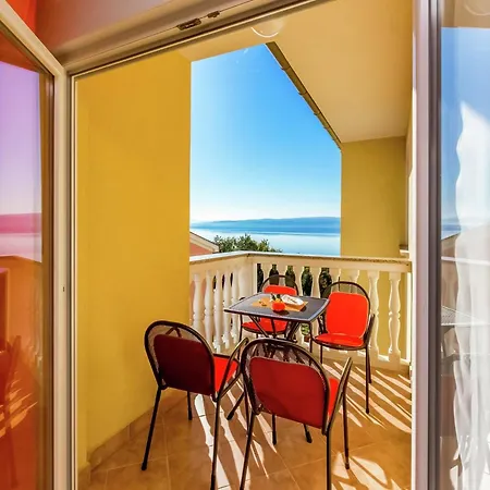 Spacious In With Swimming Pool * Dramalj