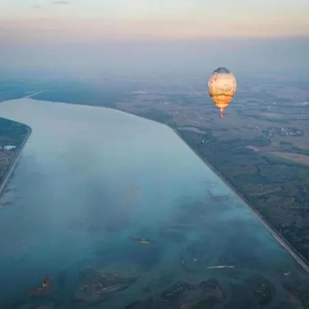 Spacious In With Swimming Pool