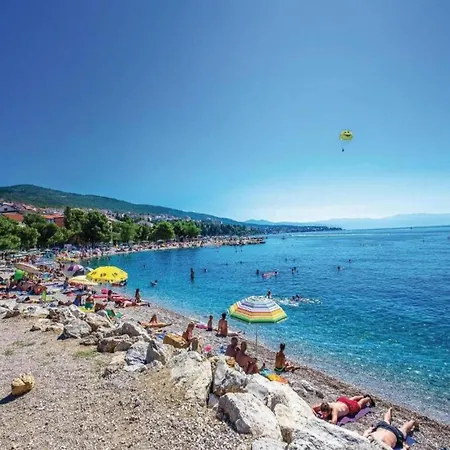 Apartmán Spacious In With Swimming Pool