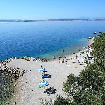 Spacious In With Swimming Pool *