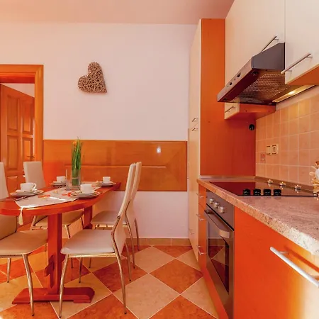 Apartmán Spacious In With Swimming Pool