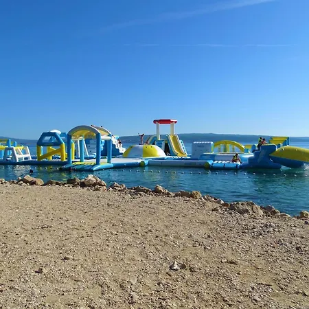 Apartmán Spacious In With Swimming Pool Dramalj