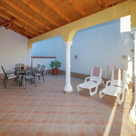 Spacious In With Swimming Pool * Dramalj