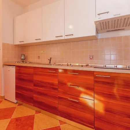 Spacious In With Swimming Pool * Dramalj