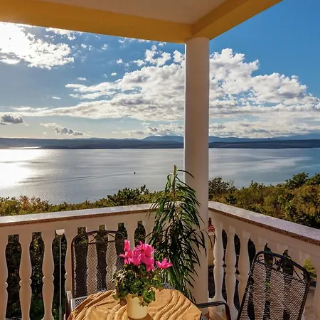 Spacious In With Swimming Pool * Dramalj