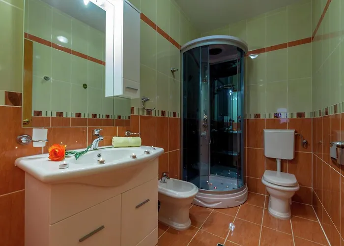 Spacious In With Swimming Pool Dramalj
