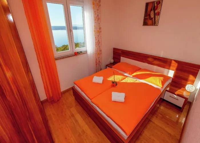 Spacious In With Swimming Pool Dramalj