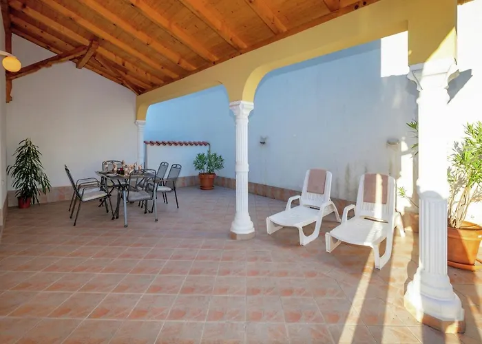 Spacious In With Swimming Pool * Dramalj