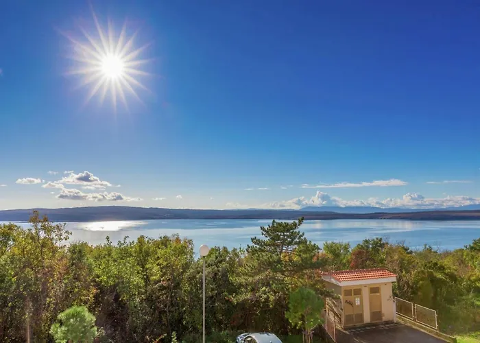 Apartament Spacious In With Swimming Pool