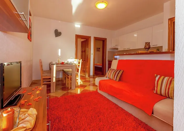 Spacious In With Swimming Pool Apartament Dramalj
